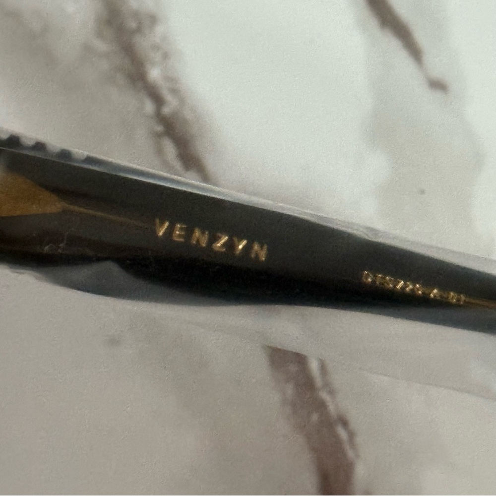 Dita Venzyn Sunglasses - Picture 3 of 8